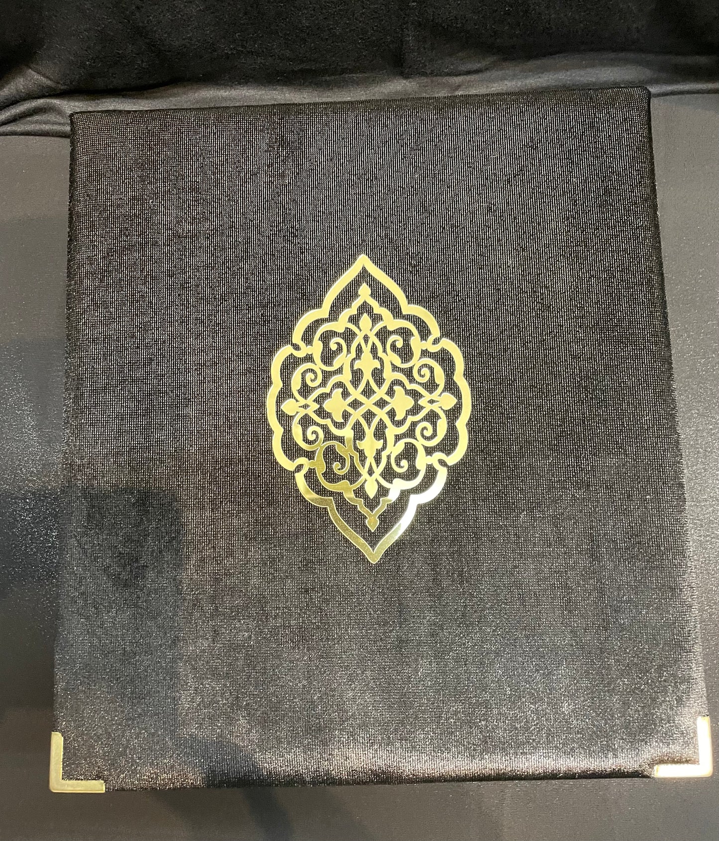 AL QURAN IN LUXURIOUS VELVET BOX| LARGE SQUARE SIZE